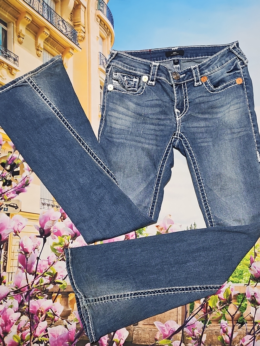 True Religion Joey Blue Flare Jeans with White Contrast Stitching Size 26